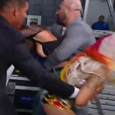 'Michin' Mia Yim Nip Slip on SmackDown 23/05/2025