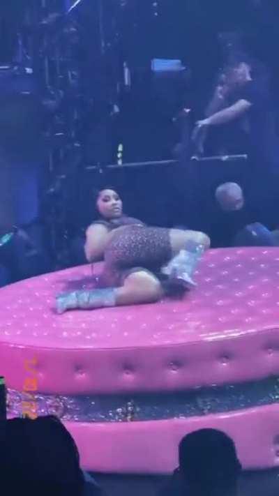 Fuck yes Nicki 😩