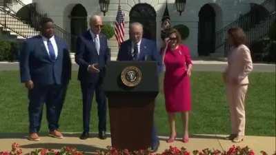 to shake hand again after 3 seconds