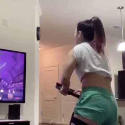 Hikaru Shida’s ass doing various things. [MIC]