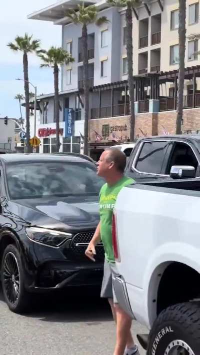 A lone MAGA agitator wearing a 