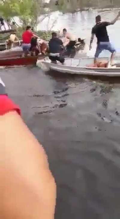 Capitão!!!! Navio inimigo!!!!