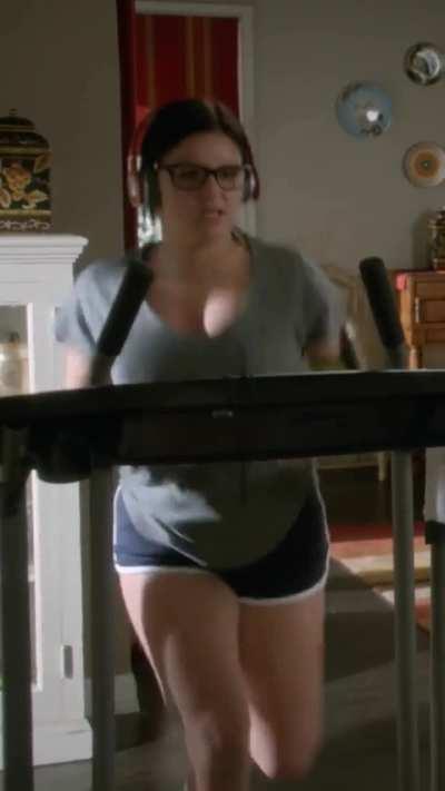 Ariel Winter On Treadmill HD
