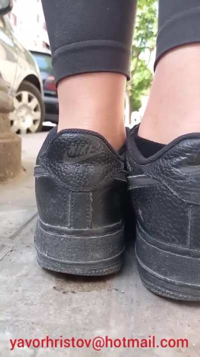 Street crush. Exchange or $