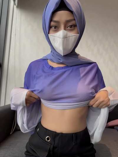 Nothing under her, well some halal snacks you might wanna try