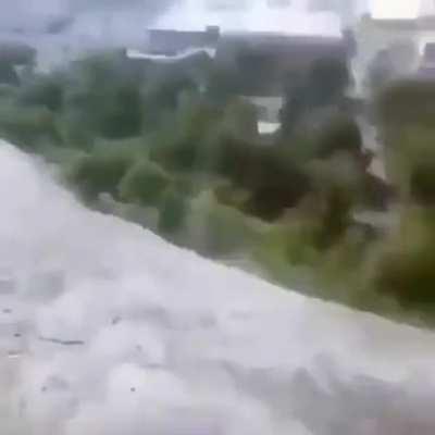 WCGW driving on a cliff