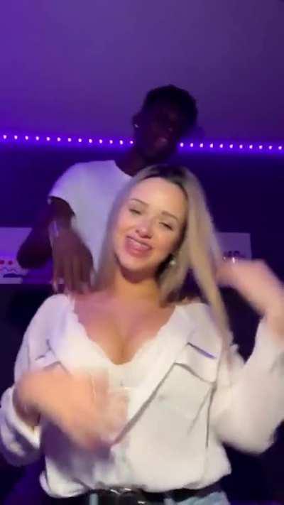 He's In TOTAL HEAVEN With His GORGEOUS Queenð¸ð¼ð¤´ð¿