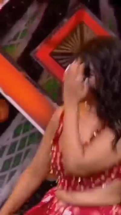 Prajakta Mali hot dance