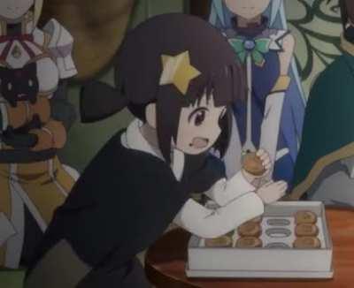 Komekko eats