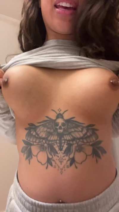 Enjoy some bouncy Latina tits 