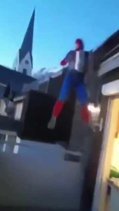 👱🏼‍♂️🕷