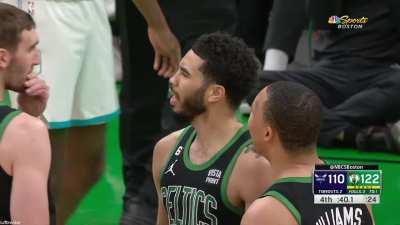 [Highlight] Jayson Tatum gets around the Hornets defense at the nearing the end of the 4th quarter and comes up with a big and-1 jam