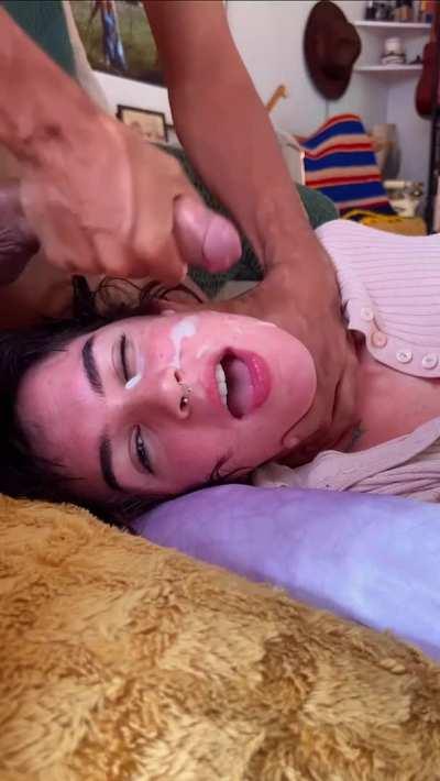 [discord hornygoon17#6325] feed me porn bud my balls are too full to fall asleep help drain em for me