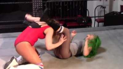 Shotzi Blackheart headbutted in the crotch by Amber O'Neal