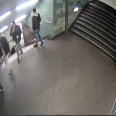 Man Sparta kicks girl like it's 300