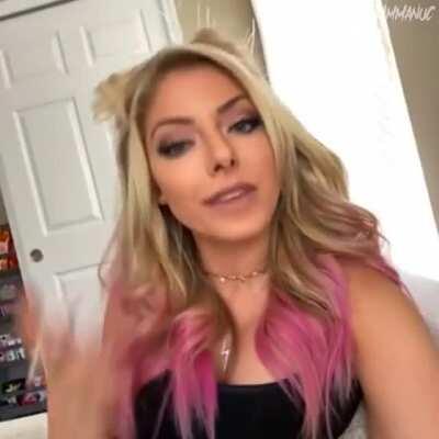 Alexa Bliss Kiss 😘💋