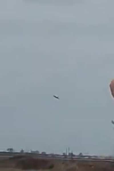 Ukrainian pilot shot down and directs plane into a Russian column.