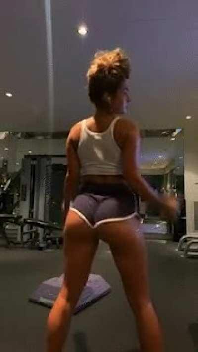 So hard for Sommer ray