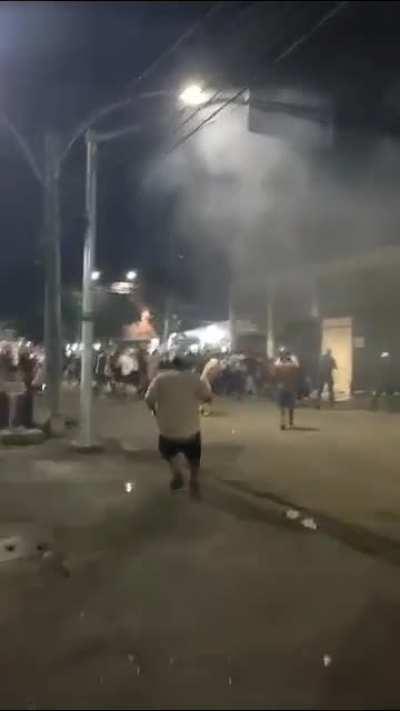 Man was ready to throw his piss at the cops