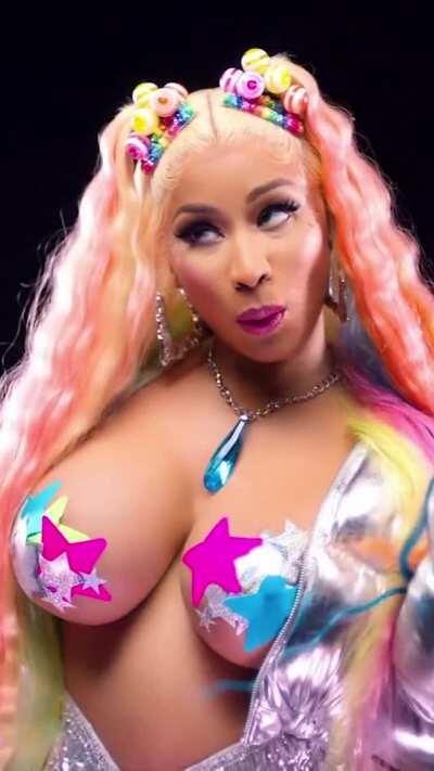 Nicki Minaj Trollz video cropped for mobile