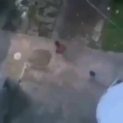 Os molekes tentando invocar o capeta