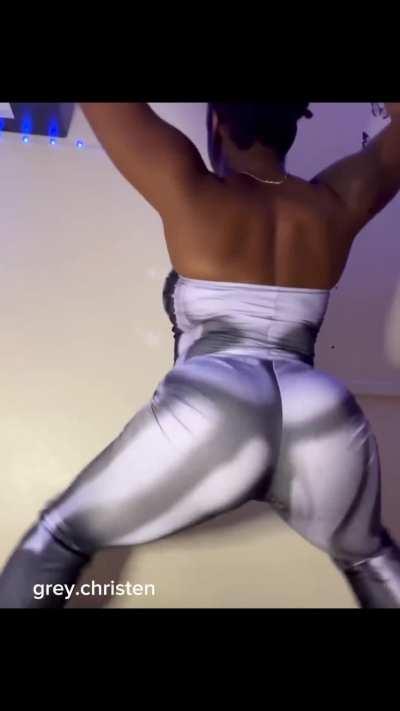 🧨💥(@grey.christen)