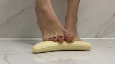 When even a banana knows its place 🍌👣