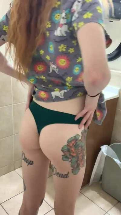 [kik: stonedgoonedcock] 8 inch stoned morning wood. Looking for a filthy little beta to to drain my cock . Can show off. Come to daddy. Any kinks. Very chatty