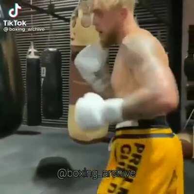 Credit to Boxing _archive on TikTok