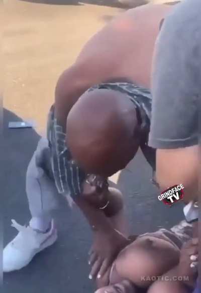 Fight starts and ends abruptly due to very reasonable circumstances.