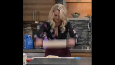 Emily Osment - Jiggle
