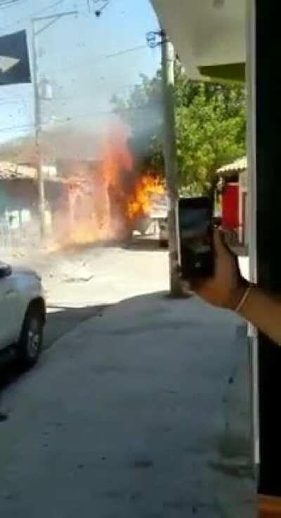 Alô freguesa! Olha o carro do sol passando na sua rua