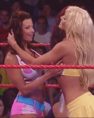 Torrie getting a taste of Candice Michelle!
