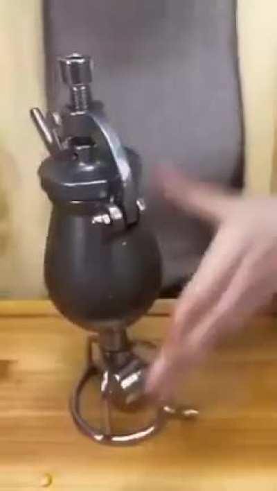 An explosive method to make popcorn in China.