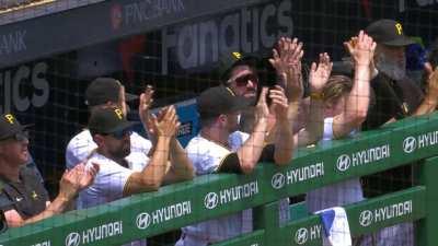 [Highlight] [Highlight] Andrew McCutchen's 2000th hit to lead off the last game of the Pirates' homestand