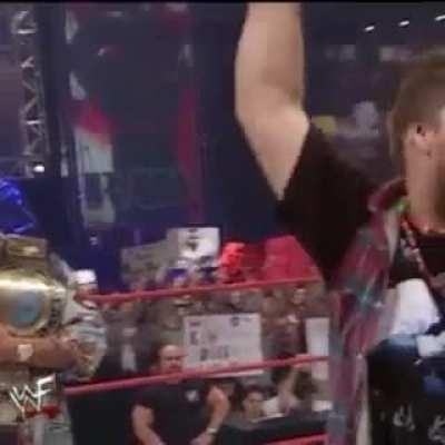 When Mick Foley hit The Rock back with his famous “IT DOESN’T MATTER” catchphrase 😅