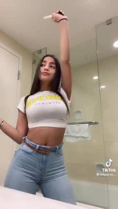 Shes so baddd🥵 amyyy.xo_