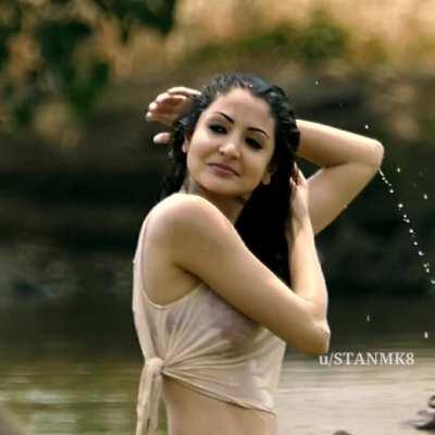 Anushka Sharma - Matru's Bijlee's Mandola (2013)