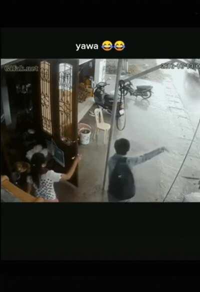 yung sasakay kalang tapos ganto