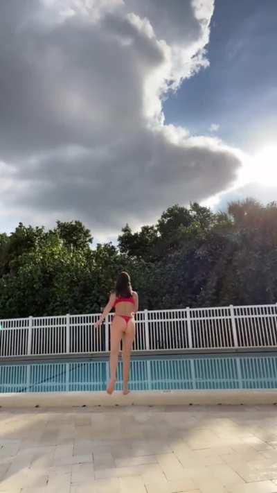 @sofiiiiagomez Red Bikini Compilation. 