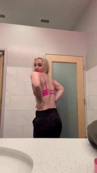 After a long cardio session all I want to do is get naked at cum [Gif]