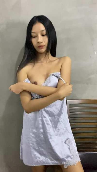 Need to cool off a bit, want daddy to help 😊