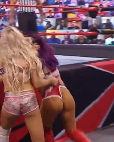 Poor Peyton. Humiliated with a wedgie and tossed into the ring like trash.🤩