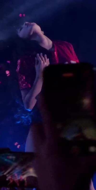 Lisa Pole dancing🔥