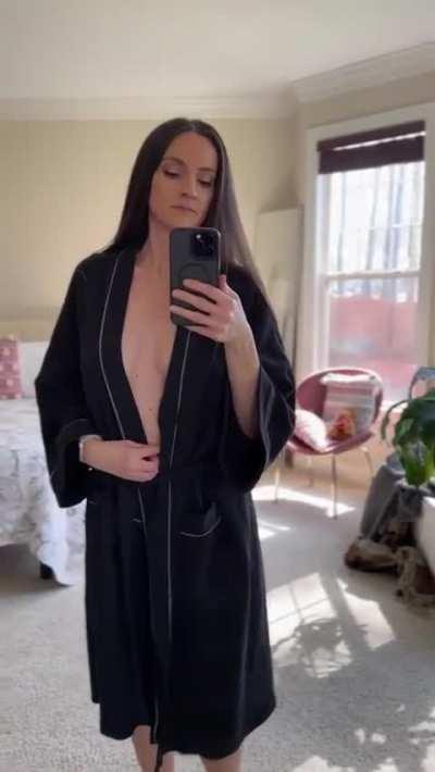 A great SFW and NSFW discord community for yall to join if you wish too ! Sinful 18+