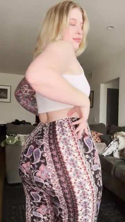 Gotta make sure the pants stay up 😅