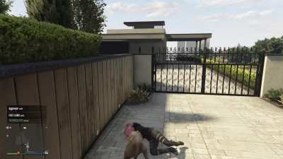 Be careful when standing outside the Vinewood mansion