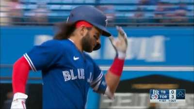 [Highlight] [Highlight] Bichette with another golf swing homer to put the Jays ahead 3-0 in the 1st