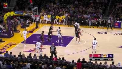 [Highlight] LeBron hits a tough turnaround fadeaway over Jabari Smith Jr.