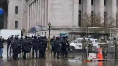 Man demands to be let into Washington State Capitol and gets promptly arrested when he tries today.